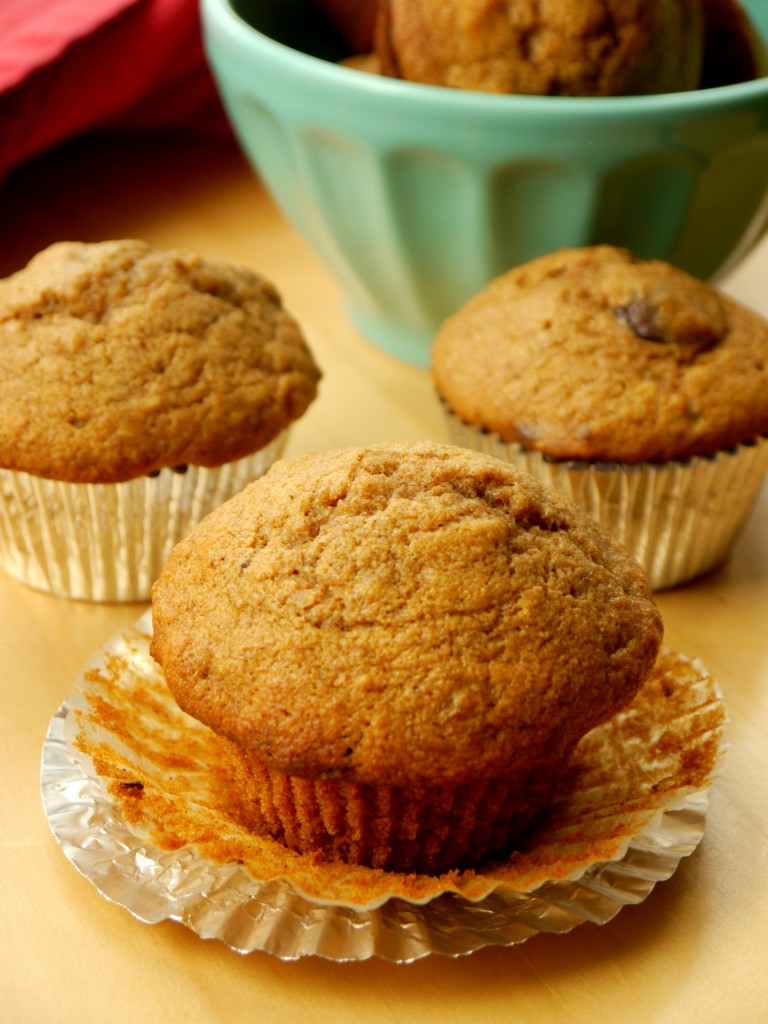 Whole Wheat Banana Muffins with Dark Chocolate and Toasted Pecans | My Bacon-Wrapped Life