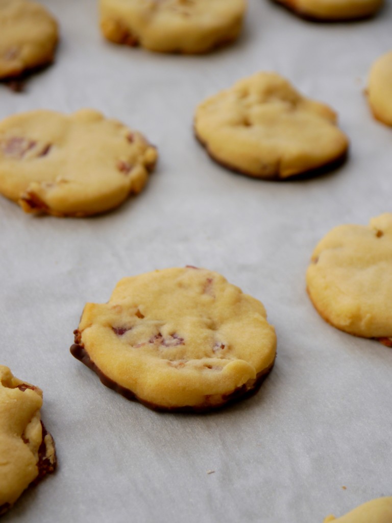 Maple Bacon Shortbread Cookies 3 | www.mybaconwrappedlife.com