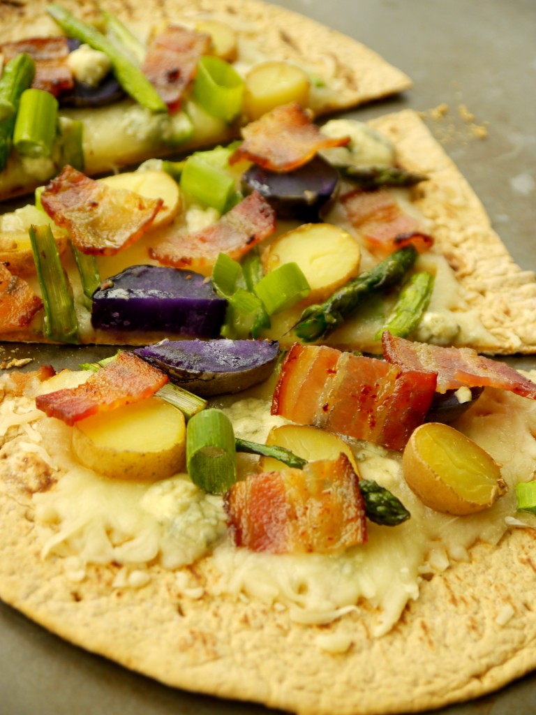 Asparagus and Fingerling Potato Flatbread Pizza 3 | www.mybaconwrappedlife.com