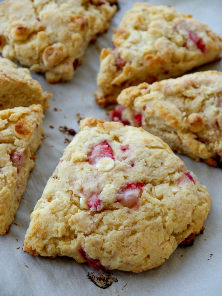 White Chocolate Strawberry Scones 3 | www.mybaconwrappedlife.com