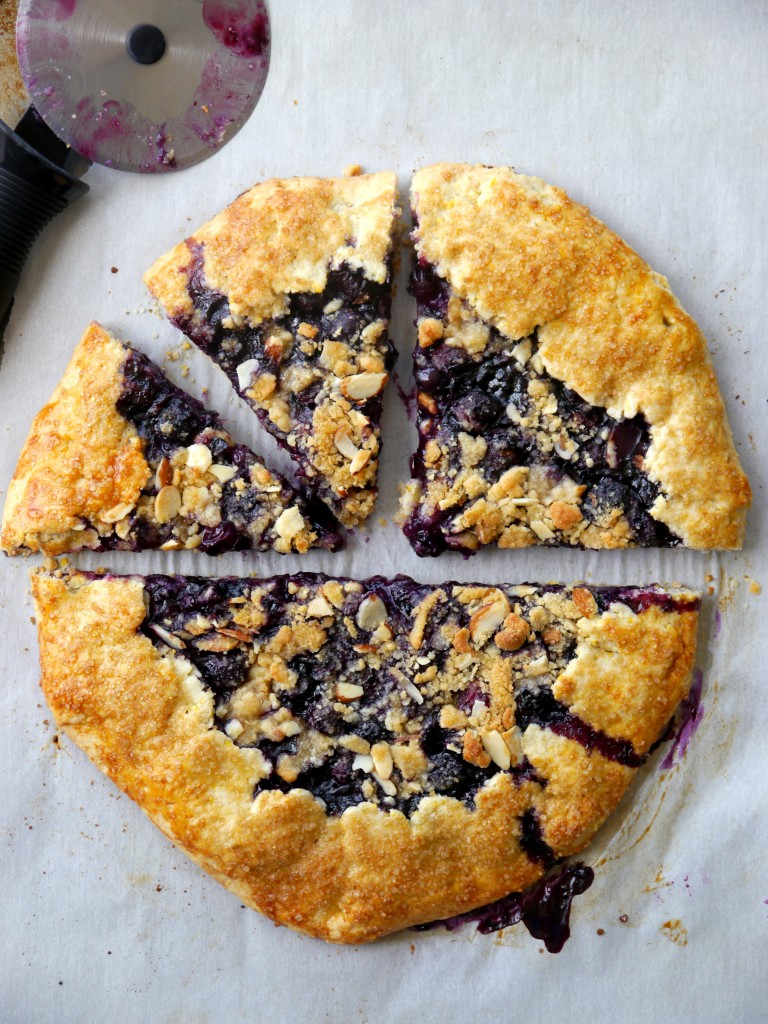 Almond Streusel-Topped Blueberry Galette 4 | www.mybaconwrappedlife.com