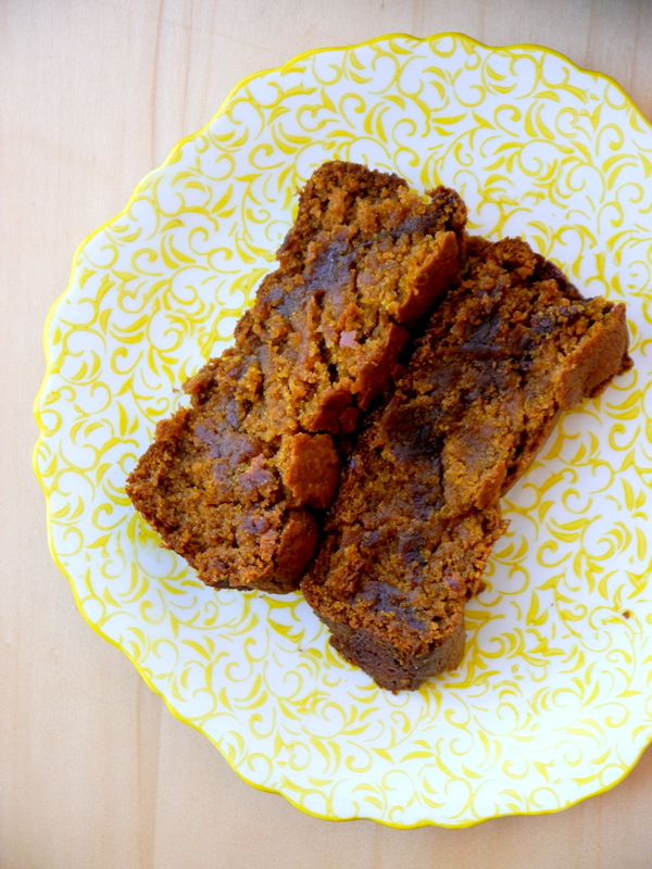 vegan cinnamon swirl pumpkin bread // my bacon-wrapped life