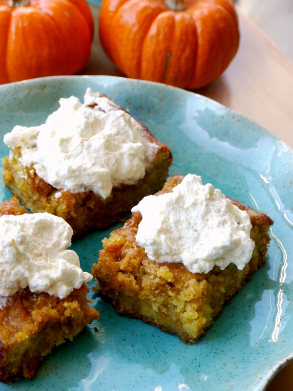 gooey pumpkin cake with bourbon vanilla bean whipped cream // my bacon-wrapped life