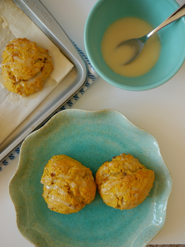 pumpkin scones with brown butter-vanilla glaze // my bacon-wrapped life
