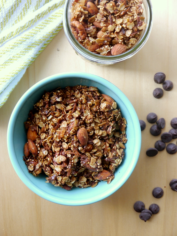 dark chocolate coconut quinoa granola // my bacon-wrapped life