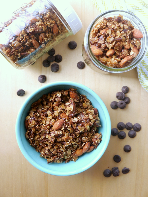 dark chocolate coconut quinoa granola // my bacon-wrapped life