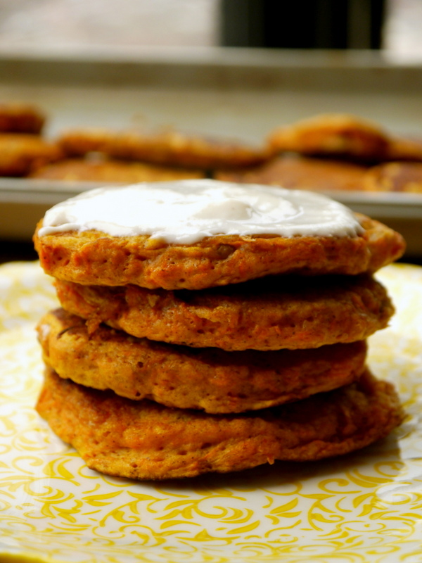 carrot cake pancakes with whipped cream cheese topping // my bacon-wrapped life