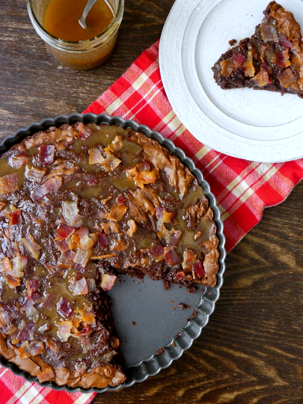 brownie tart with salted caramel bacon topping // my bacon-wrapped life