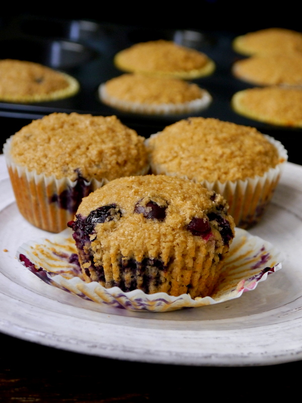 blueberry oat bran muffins // my bacon-wrapped life