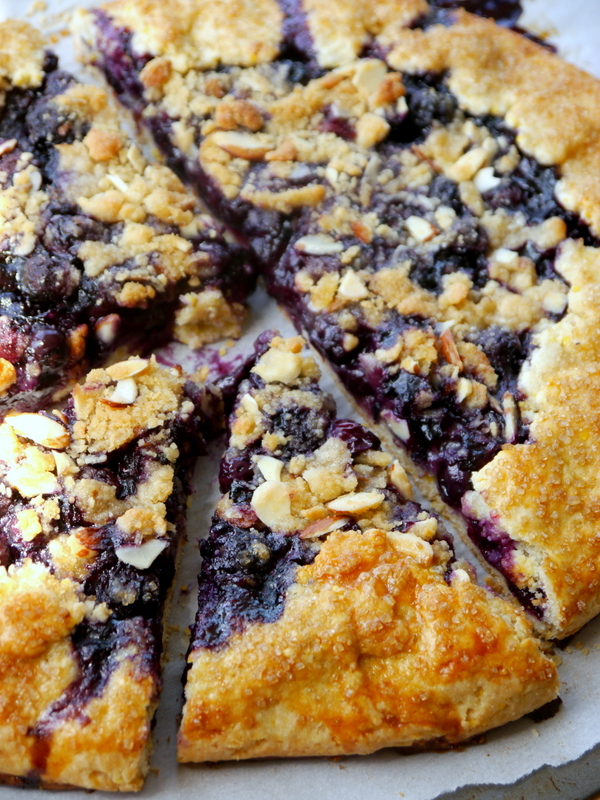 almond streusel-topped blueberry galette // my bacon-wrapped life