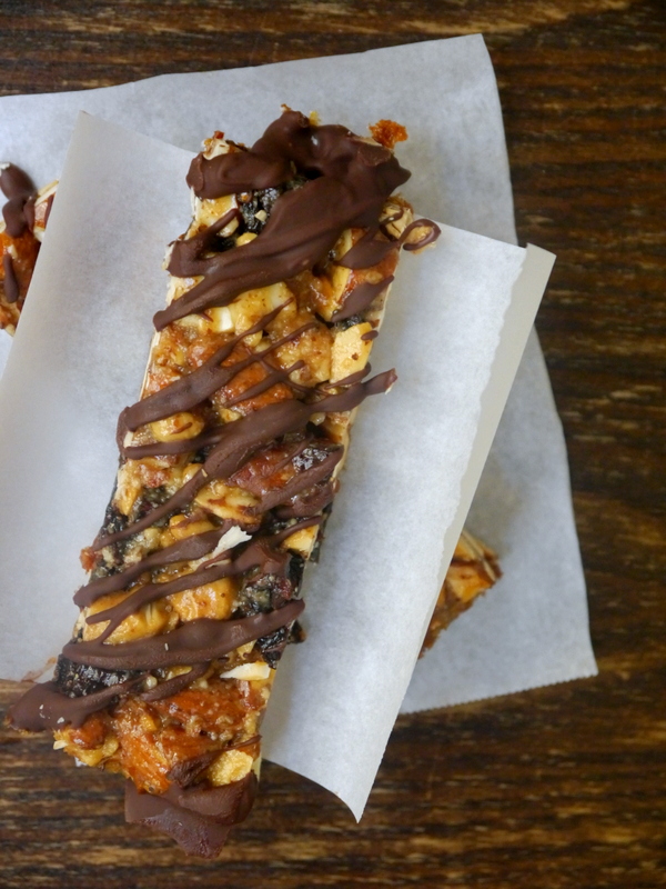 copycat dark chocolate cashew kind bars // my bacon-wrapped life