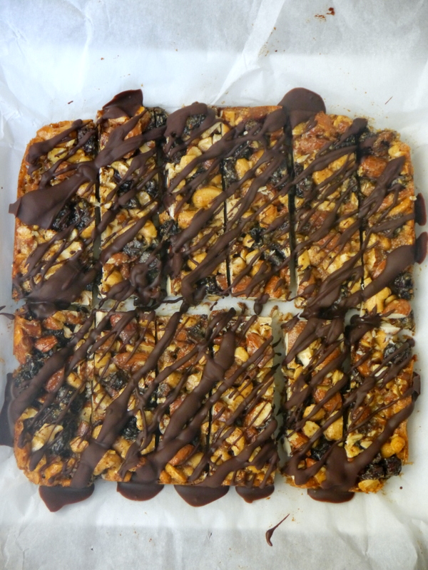 copycat dark chocolate cashew kind bars // my bacon-wrapped life