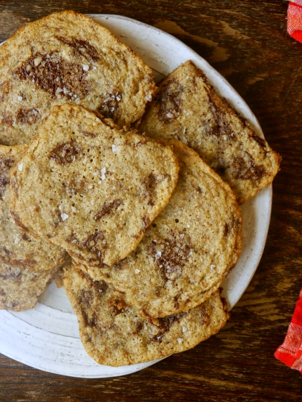 almond flour chocolate chip cookies // my bacon-wrapped life