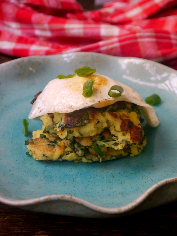 creamy mashed potato kale cakes // my bacon-wrapped life