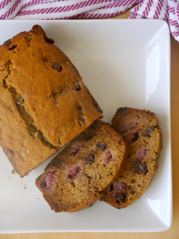 dark chocolate strawberry banana bread // my bacon-wrapped life