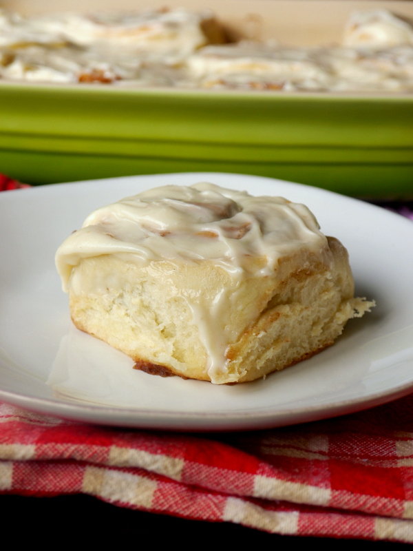 brown butter cinnamon rolls with cream cheese frosting // my bacon-wrapped life