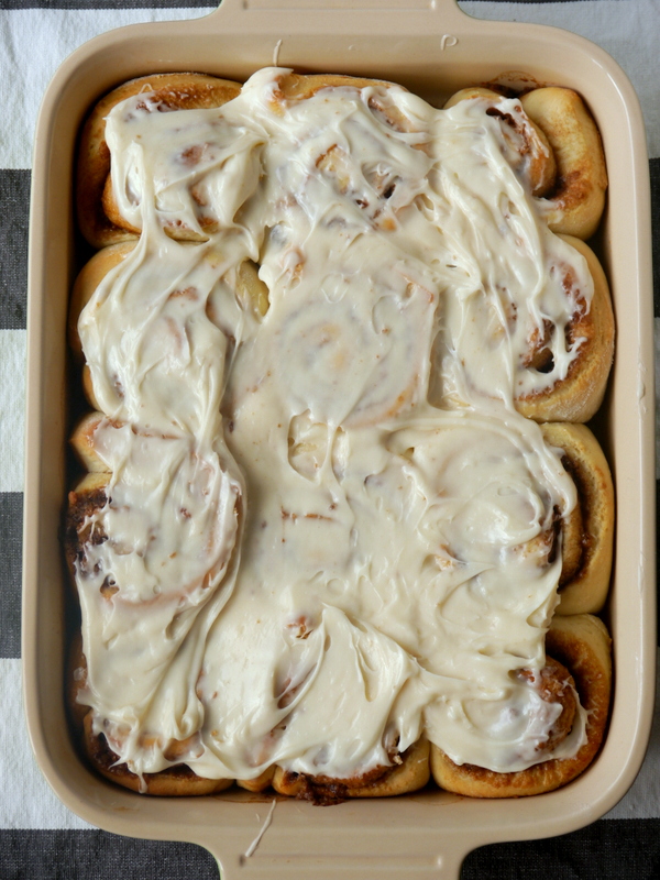 brown butter cinnamon rolls with cream cheese frosting // my bacon-wrapped life