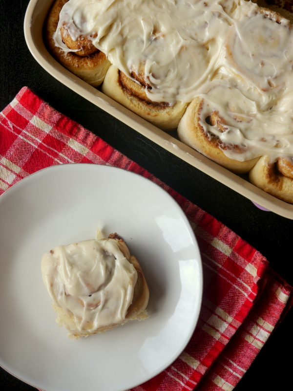 brown butter cinnamon rolls with cream cheese frosting // my bacon-wrapped life