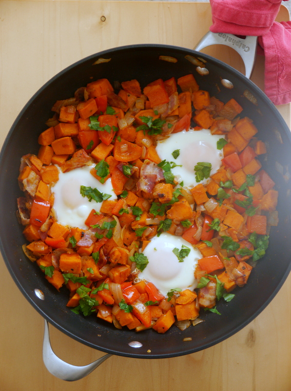 smoky sweet potato bacon breakfast skillet // my bacon-wrapped life