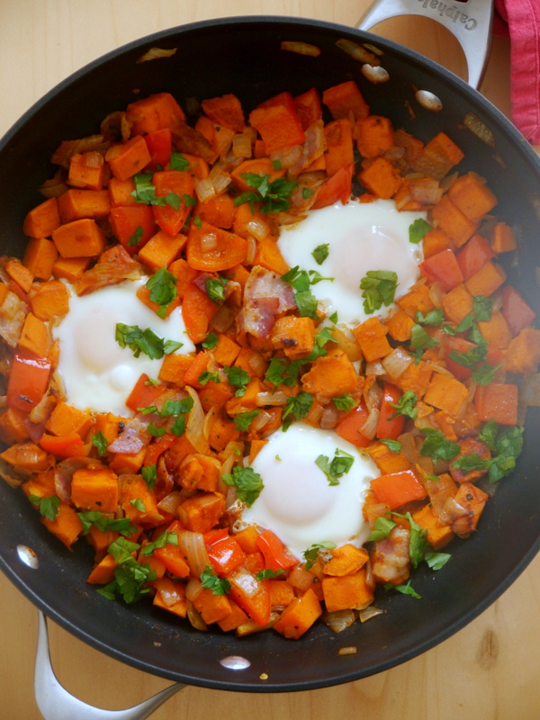 smoky sweet potato bacon breakfast skillet // my bacon-wrapped life