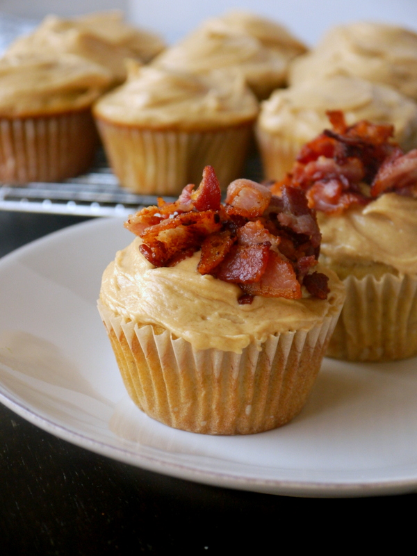 elvis cupcakes // my bacon-wrapped life