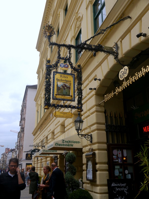 the best self-guided beer tour of munich // my bacon-wrapped life