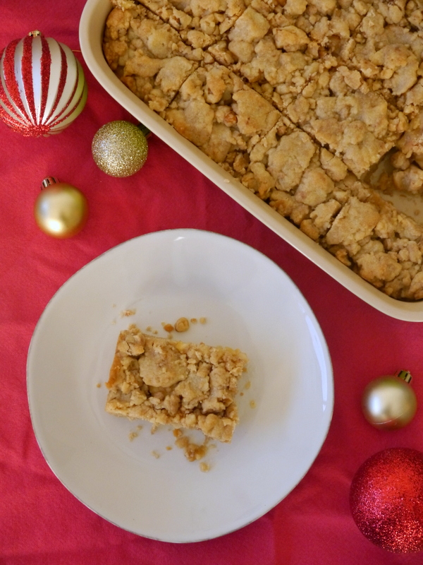 buttery shortbread apple pie bars // my bacon-wrapped life